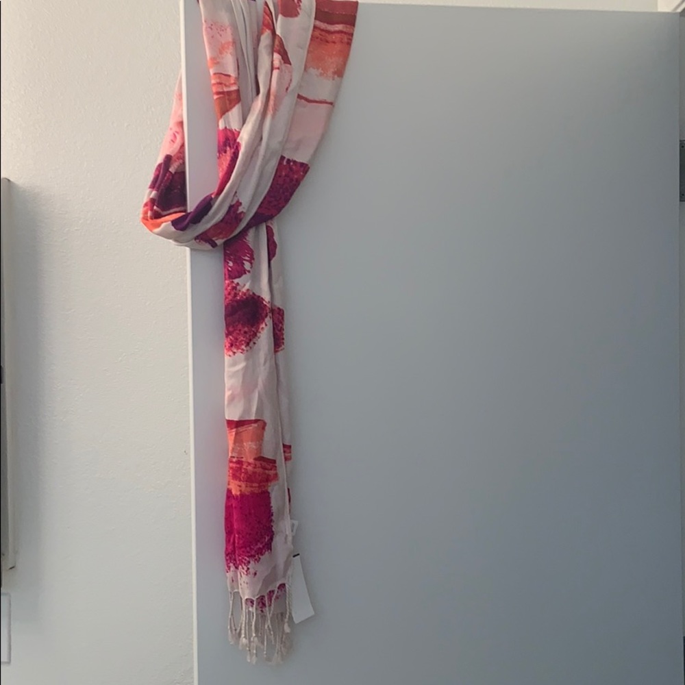 Cute colorful scarf!! NWT! Never worn!